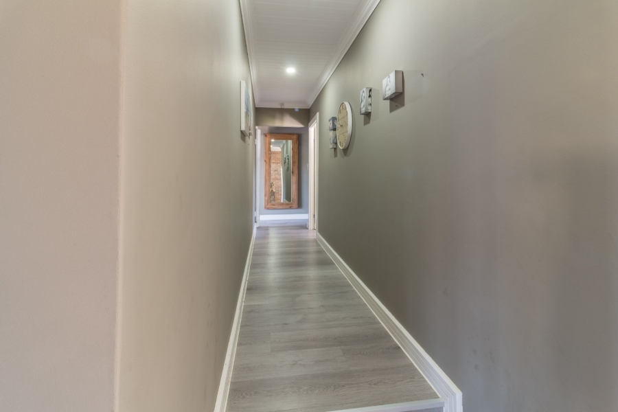 5 Bedroom Property for Sale in Num Num Cape Estate Western Cape